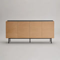 Credenza da soggiorno a 4 ante in MDF effetto rovere naturale con gambe in acciaio nero 180 x 45 x 75 cm